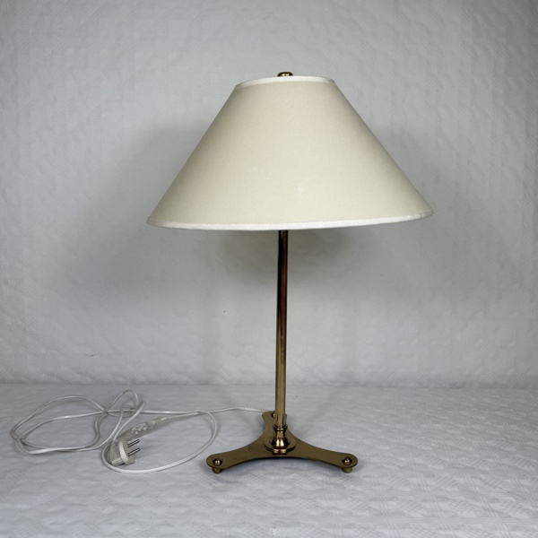 Josef Frank. Bordslampa, Svenskt Tenn.