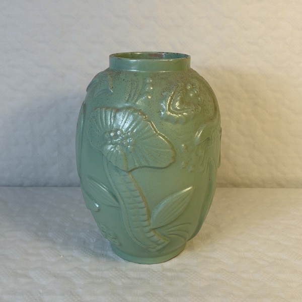 Anna-Lisa Thomson, vas, Upsala Ekeby, 1900 talets mitt.