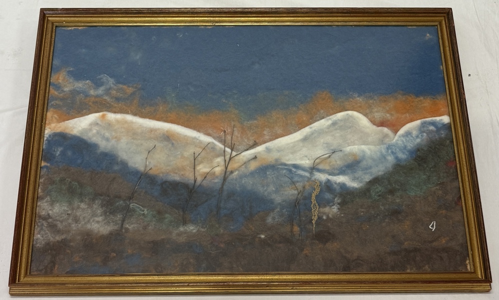 Lisa Johansson. Ulltavla, monogramsignerad LJ.