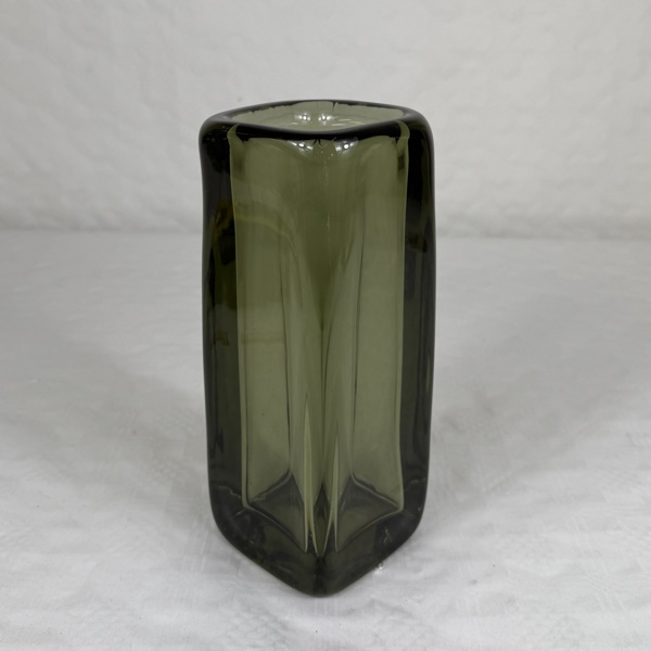 Vicke Lindstrand. Vas, Kosta, 1900 talets andra hälft.