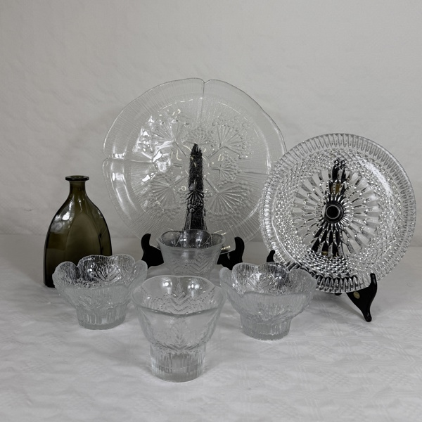 Diverse glasföremål, 7 delar.