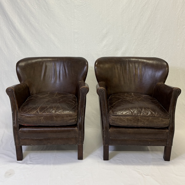 Clubfåtöljer, ett par, skinn "Professor" Artwood.