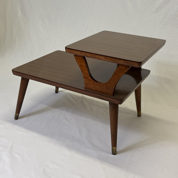 Bord med uppsats, 1950-tal.