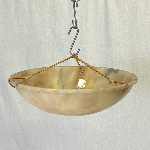 Taklampa, Alabaster.