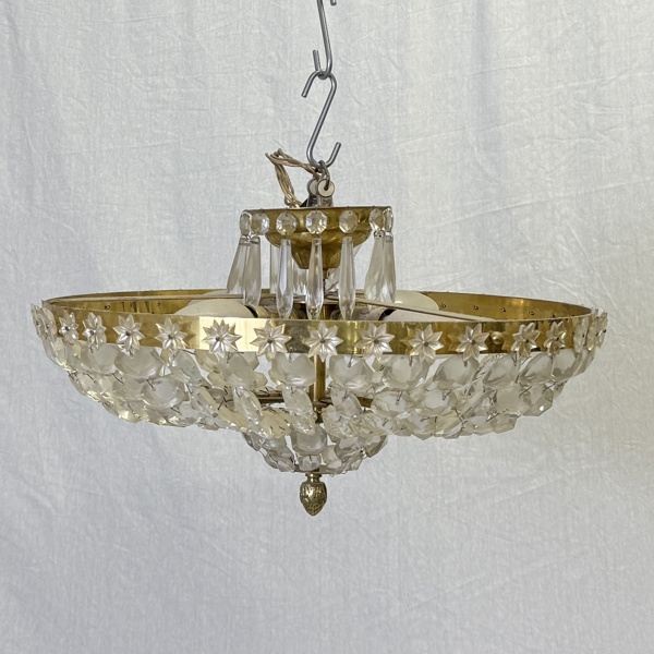 Taklampa, prismor/metall, 1900-tal.