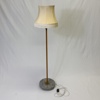 Golvlampa, trä/marmor, 1900-tal.