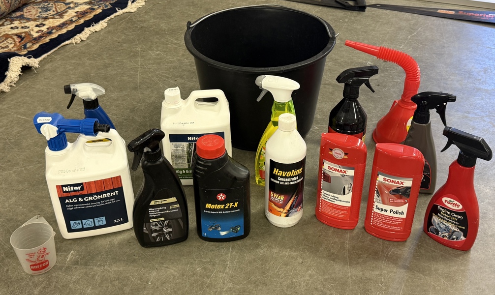 Diverse medel för bil och ogräs m.m.