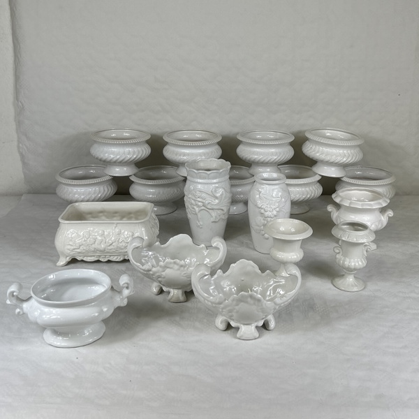 Ytterfoder och vaser, 18 delar.