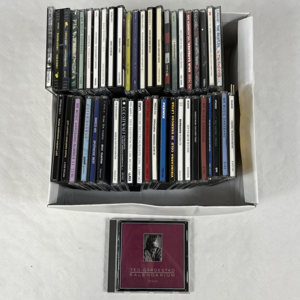 CD-skivor, bla Ted Gärdestad.