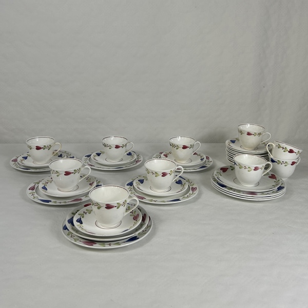 Stig Lindberg. Kaffeservisdelar, 35 delar, "Ranka", Gustavsberg.