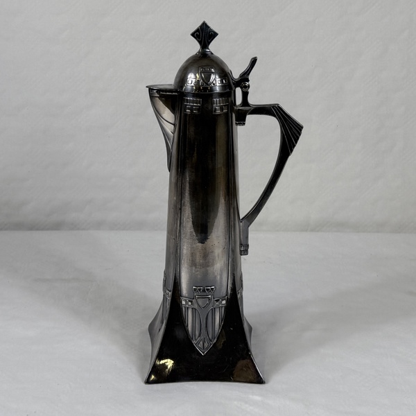 Vinkanna, troligen Württembergische Metallwarenfabrik, 1900-tal.