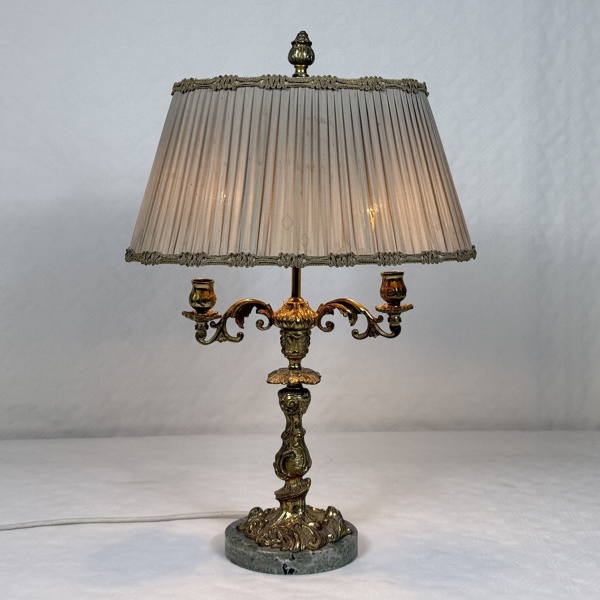 Bordslampa, Bouillot-modell, rokokostil, 1900-tal.