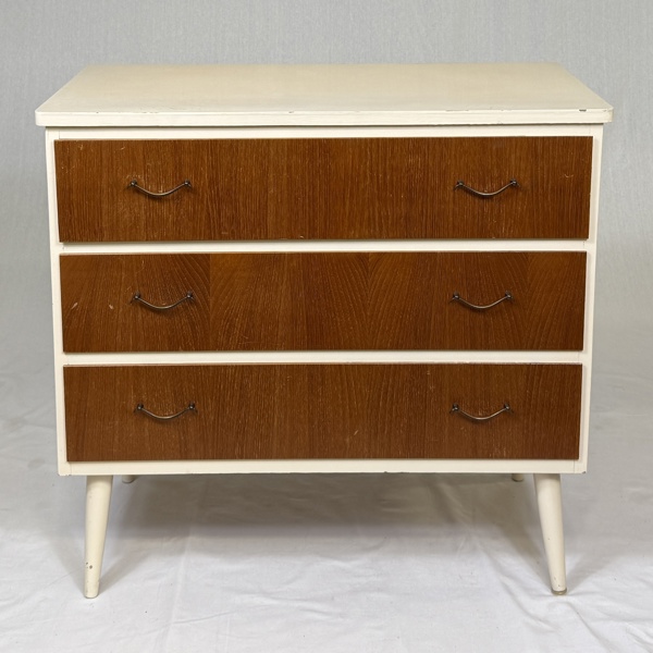Byrå, 1950/60 tal, 3 lådor, teak.