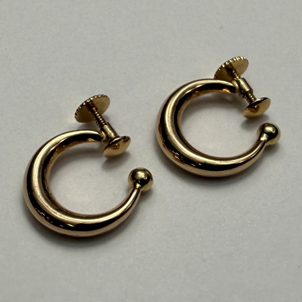 Örhängen, ett par, 18k guld.