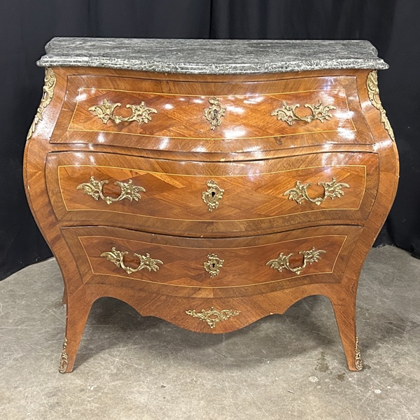 Byrå, rokokostil, 1900-tal.