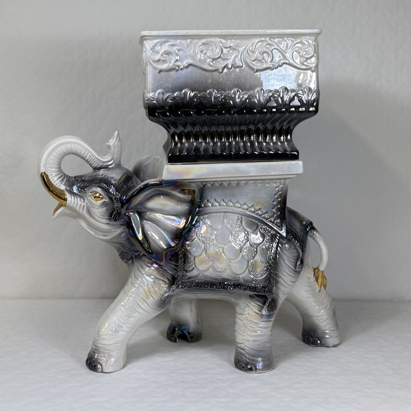 Piedestal med kruka, 1900-tal.