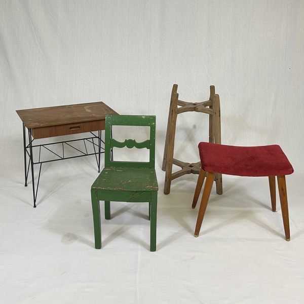 Parti möbler, bla sängbord, teak/string.