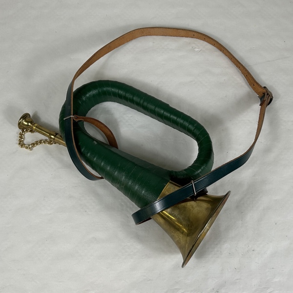 Jakthorn, mässing/läder, Tyskland.