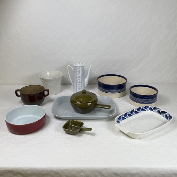 Diverse porslin, bla fat, Hertha Bengtsson.