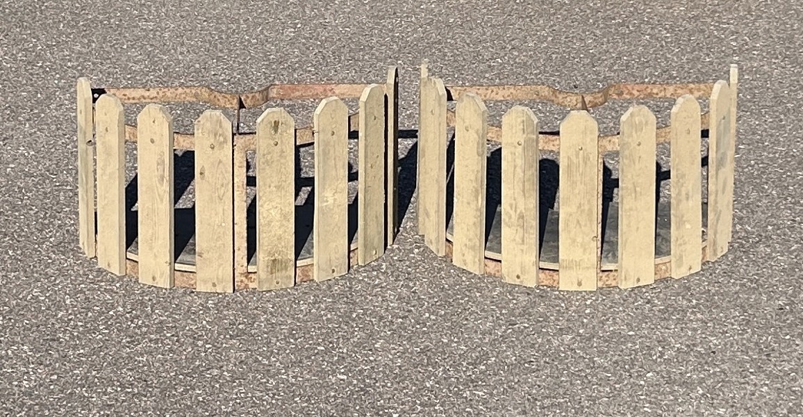 Blomlådor, ett par, 1900-tal.