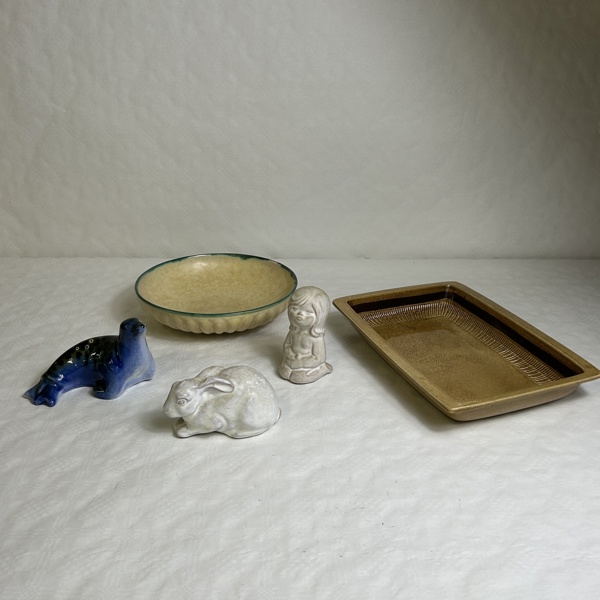 Diverse keramik, bla Upsala Ekeby och Rörstrand.