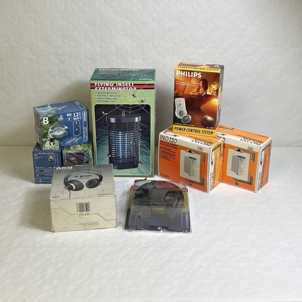 Diverse elektronik, bla Philips.