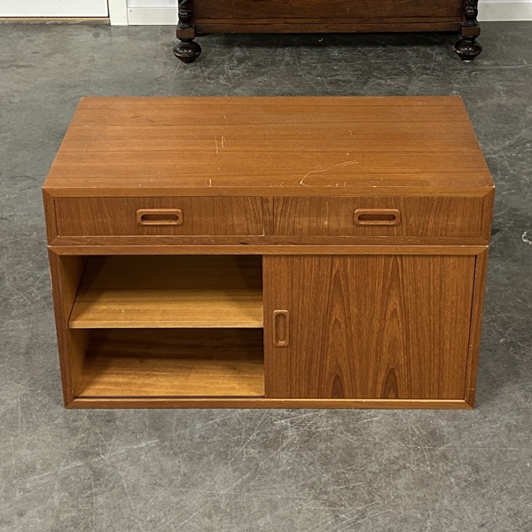 Hurts, två delar, teak, 1900-talets mitt.