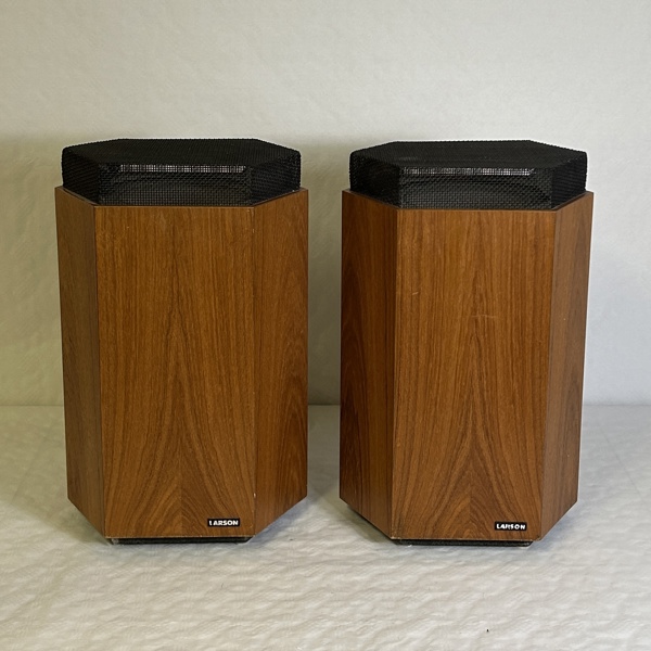 Högtalare, ett pari teak L360, Larson, 1970-tal.