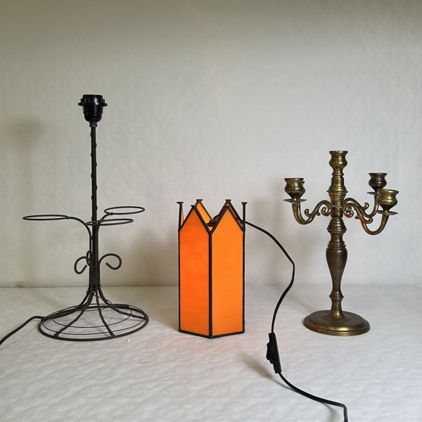 Diverse, 3 delar, bla Kandelaber.