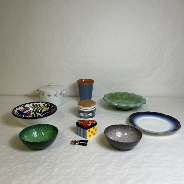 Diverse keramik och porslin, bla Gefle och Rörstrand.