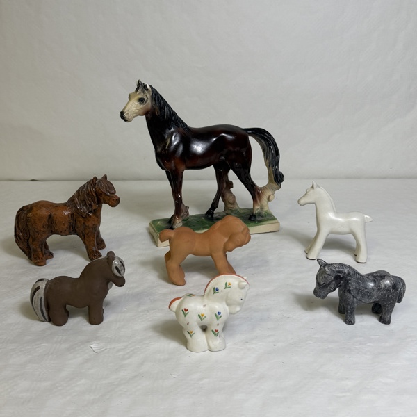 Figuriner, hästar.