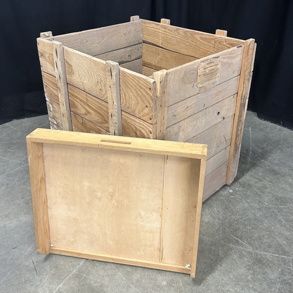 Trälåda och baktråg.