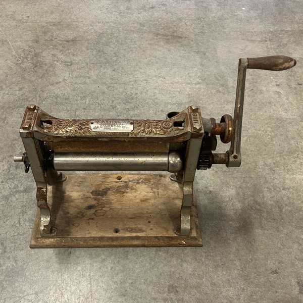 Mangel/pressmaskin, 1900 tal.