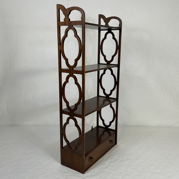 Vägghylla, Nordiska Kompaniet, 1900-talets mitt.