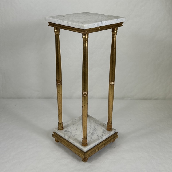 Piedestal, förgylld med marmor, 1900-tal.