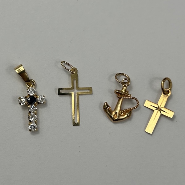 Hängen, 4 st, kors och ankare, 18k guld.