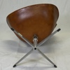 Arne Jacobsen. Fåtölj, "Svanen", Fritz Hansen, Danmark, Cognac Skinn, 1965.