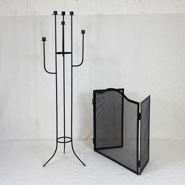 Golvljusstake och gnistskydd, smide.