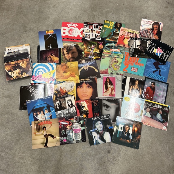 Parti LP-skivor, bla Creedence Clearwater Revival.