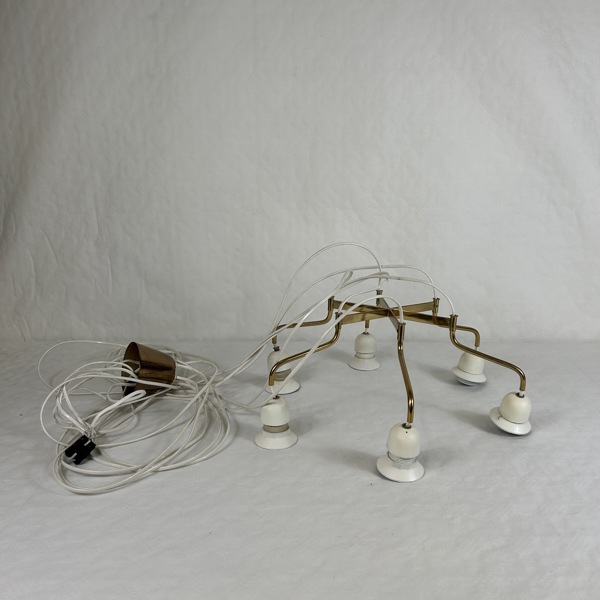 Taklampa, gulmetall.