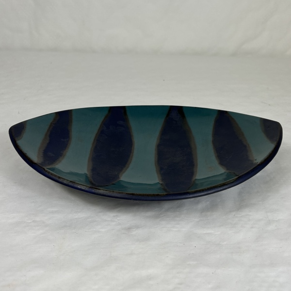 Mari Simmulson. Fat, Upsala Ekeby.