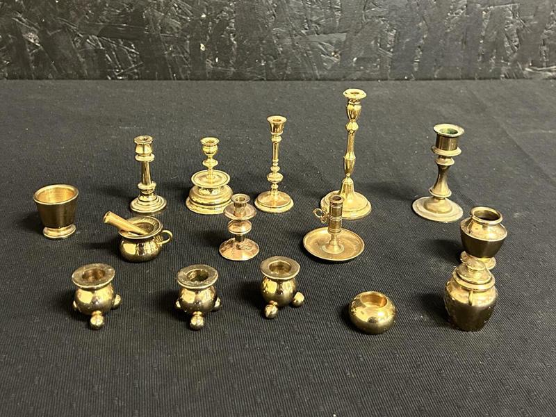 Mässingsljusstakar i miniatyr, högsta höjd 9 cm