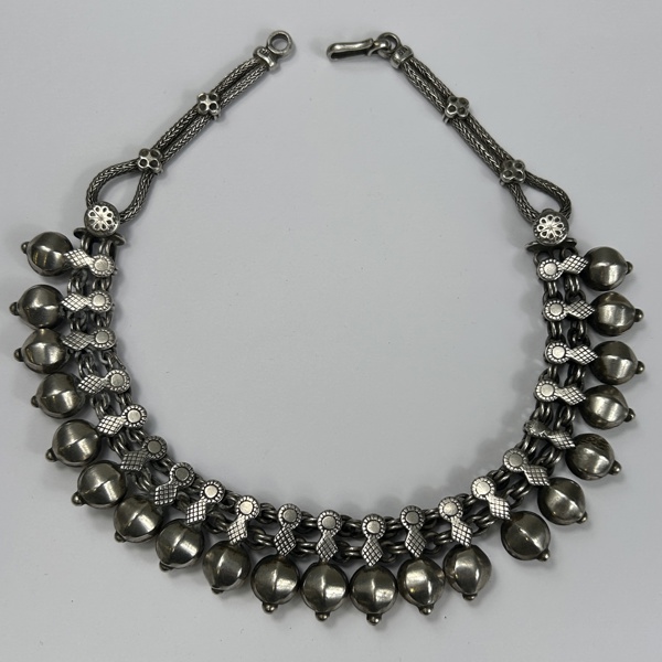 Halsband, orientalisk, 1900-tal.