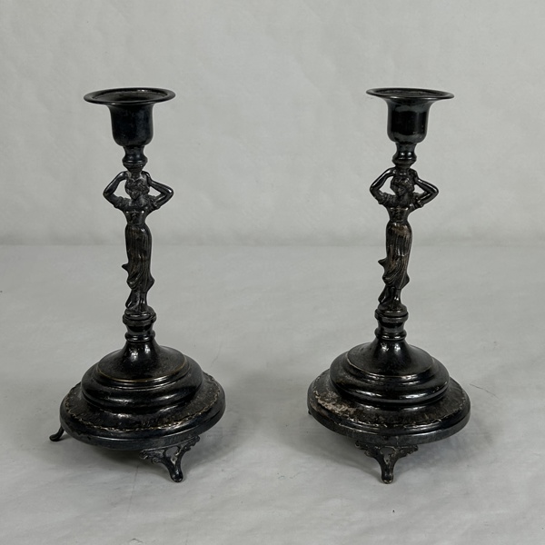 Ljusstakar ett par, nysilver, 1900-talets början.