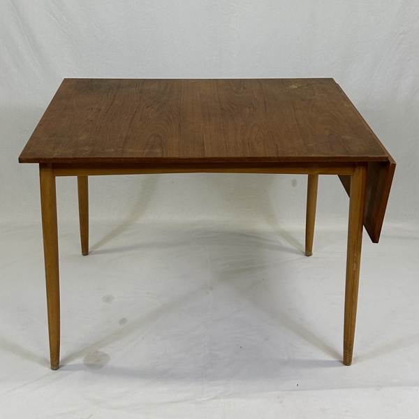 Matbord med klaff, teak, 1900-talets mitt.