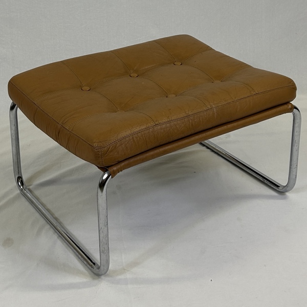 Pall, läder och kromad metall, 1900-tal.