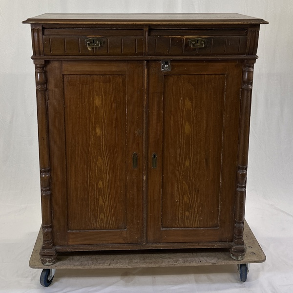 Skänk, nyrenässans, 18/1900-tal.