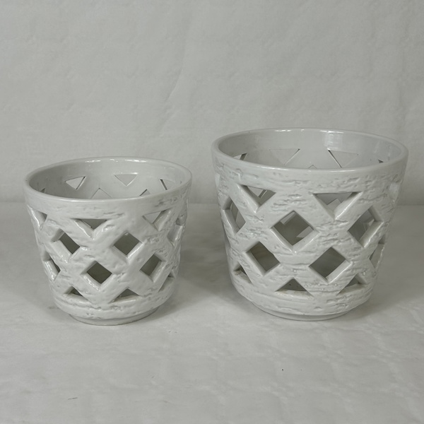 Gunnar Nylund. Ytterfoder, 2 st, Rörstrand, 1900 talets andra hälft.