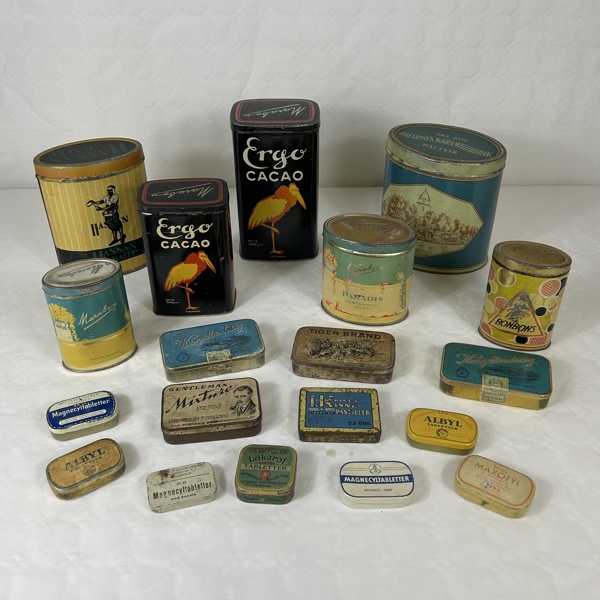 Parti plåtburkar, 1900-tal.