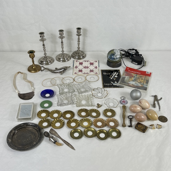 Diverselåda bla manschetter.